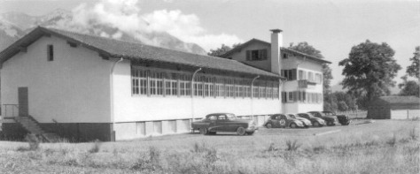 nahrin納霖的品牌歷史,從1954年創立於瑞士薩爾嫩(Sarnen, Switzerland)到現今2020年實現淨零排放的品牌故事 1954年,nahrin納霖的第一座生產基地創立於瑞士薩爾嫩(Sarnen, Switzerland),主要以天然的食材並選用當地重植的香草,製成瑞士廚房必備的調味料
